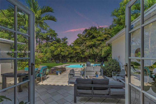 1875 Alamanda Dr 1875, North Miami, FL 33181