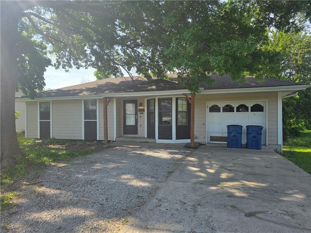 326 E Dryden Street, Odessa, MO 64076