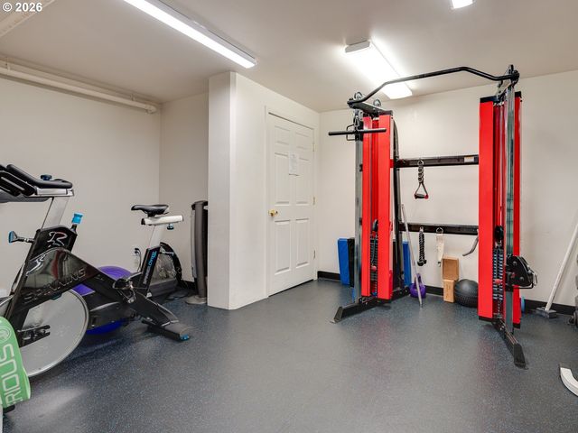 2211 Sw PARK Pl 102, Portland, OR 97205