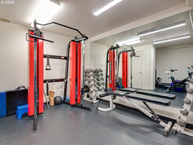 2211 Sw PARK Pl 102, Portland, OR 97205