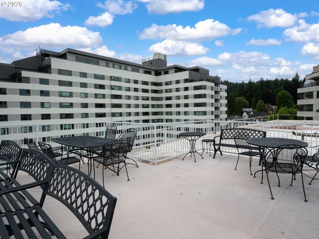 2211 Sw PARK Pl 102, Portland, OR 97205