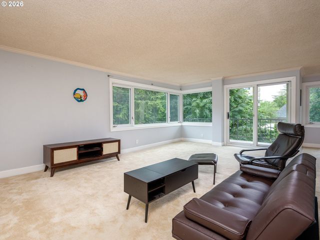 2211 Sw PARK Pl 102, Portland, OR 97205