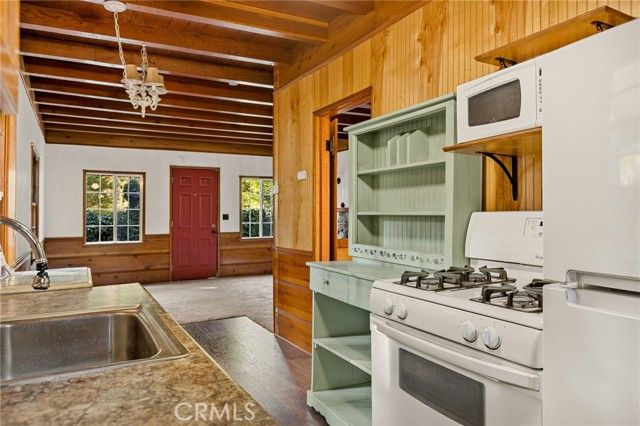 26370 Alpine, Twin Peaks, CA 92391