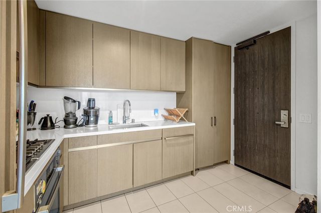 889 Francisco Street 1710, Los Angeles, CA 90017
