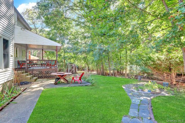 14 Morewood Drive, Smithtown, NY 11787