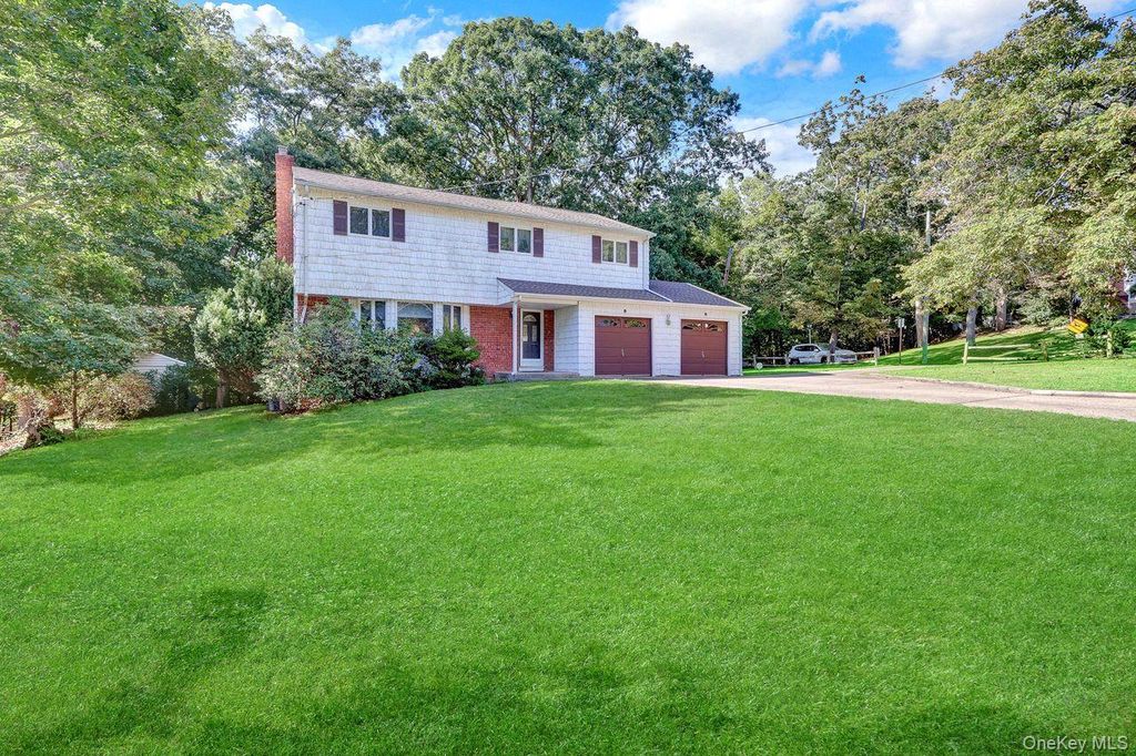 14 Morewood Drive, Smithtown, NY 11787 — photo 2