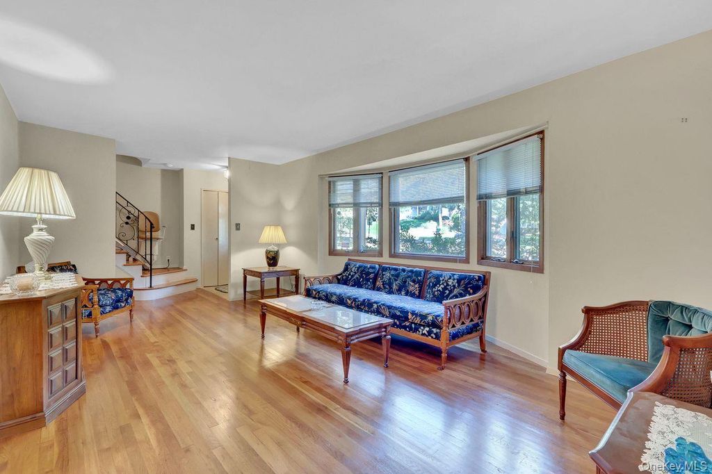 14 Morewood Drive, Smithtown, NY 11787 — photo 3