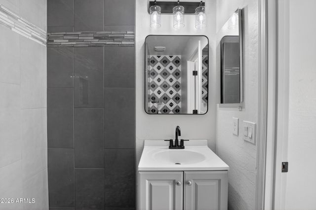 7760 W BONITOS Drive, Phoenix, AZ 85035