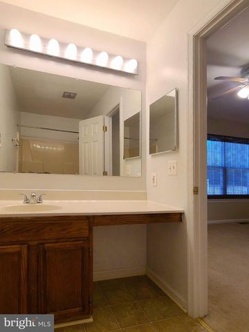 207 HERITAGE COMMONS DR, Fredericksburg, VA 22405