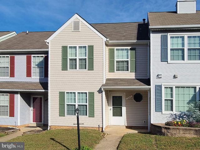 207 HERITAGE COMMONS DR, Fredericksburg, VA 22405