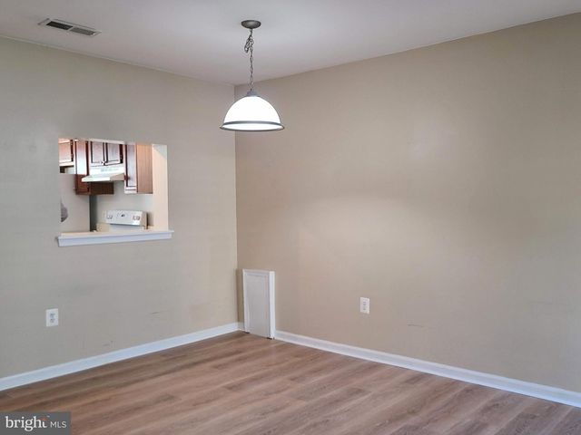 207 HERITAGE COMMONS DR, Fredericksburg, VA 22405