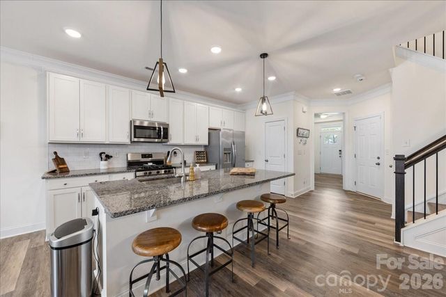 5923 Hampstead Pond Lane, Matthews, NC 28105