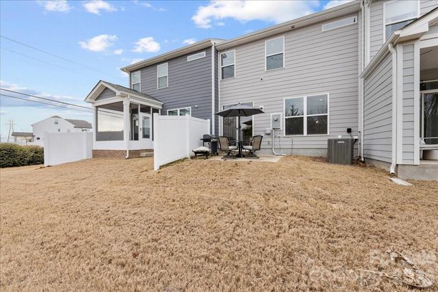 5923 Hampstead Pond Lane, Matthews, NC 28105