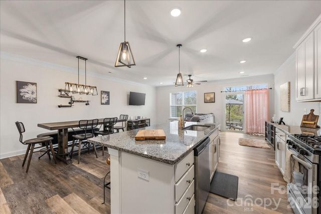 5923 Hampstead Pond Lane, Matthews, NC 28105