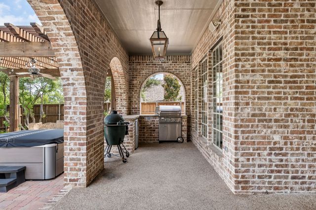 2601 Sir Castor Court, Lewisville, TX 75056