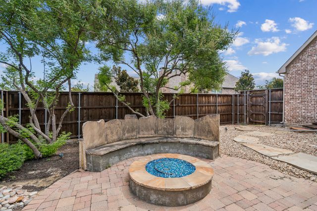 2601 Sir Castor Court, Lewisville, TX 75056