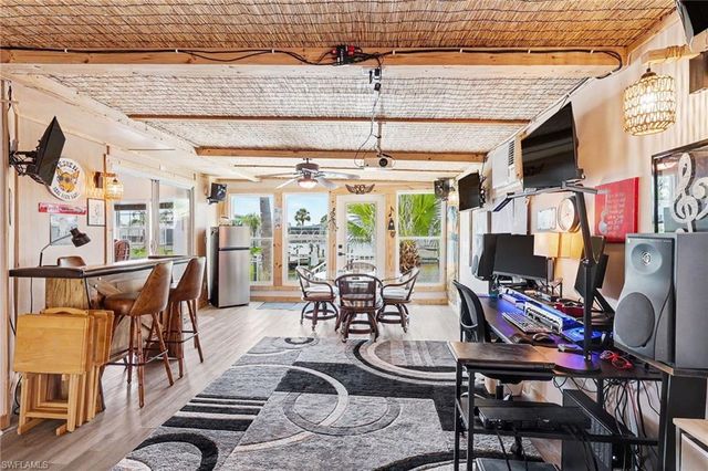 17550 Canal Cove CT, Fort Myers Beach, FL 33931