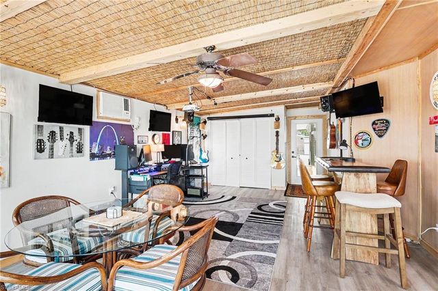 17550 Canal Cove CT, Fort Myers Beach, FL 33931