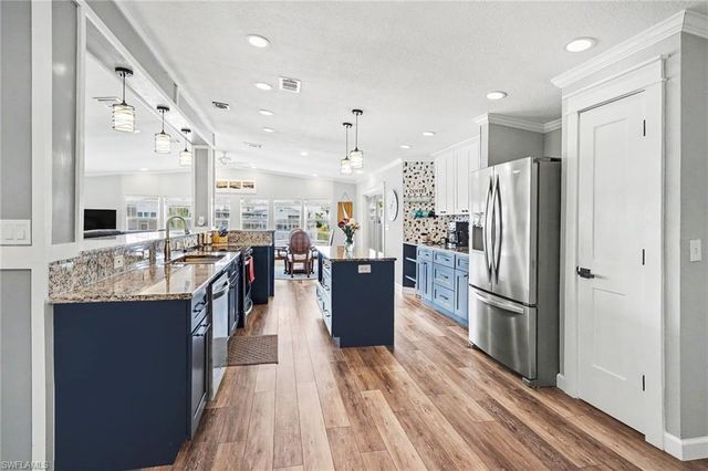 17550 Canal Cove CT, Fort Myers Beach, FL 33931