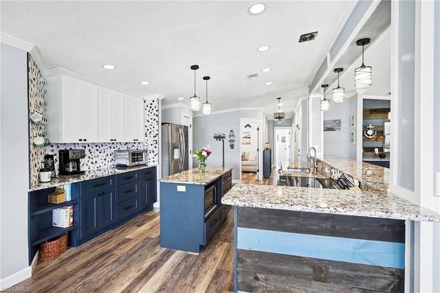 17550 Canal Cove CT, Fort Myers Beach, FL 33931