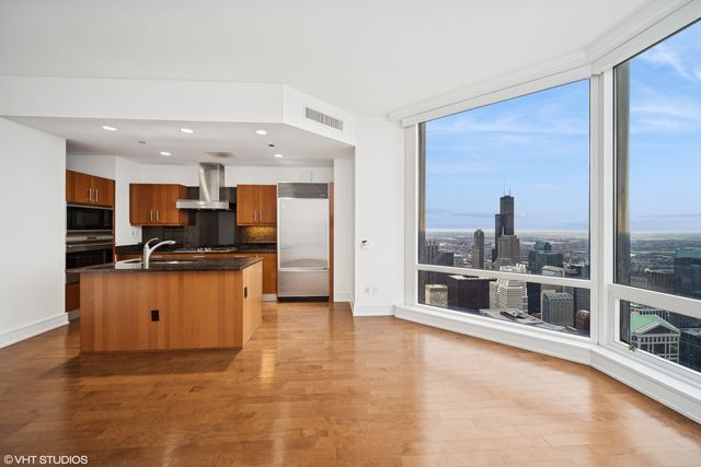 401 N Wabash Avenue 78G, Chicago, IL 60611