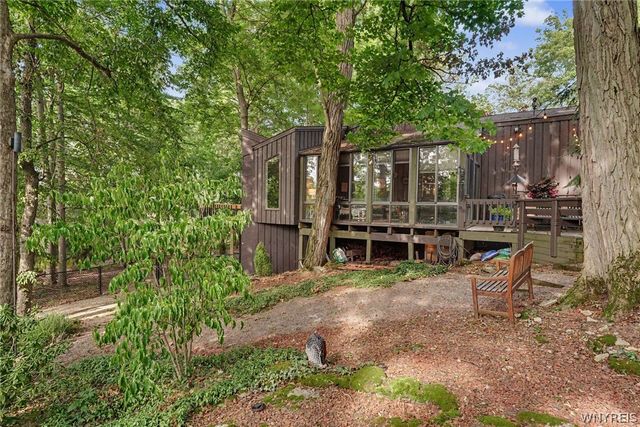 4 Brompton Woods, Amherst, NY 14221