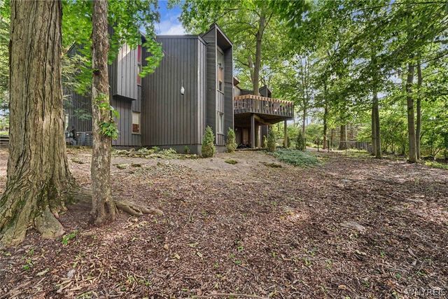 4 Brompton Woods, Amherst, NY 14221