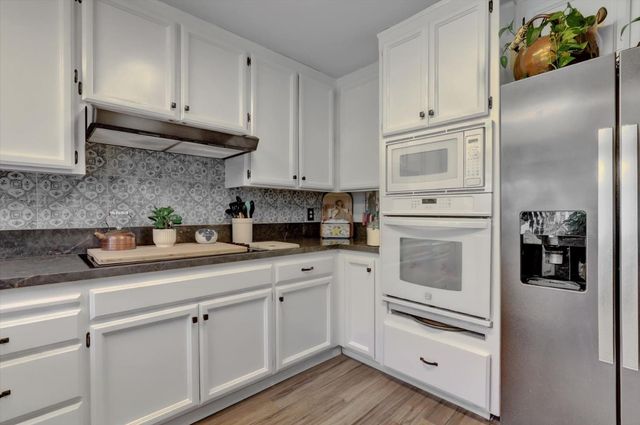 23944 Oakmont Way, Auburn, CA 95602