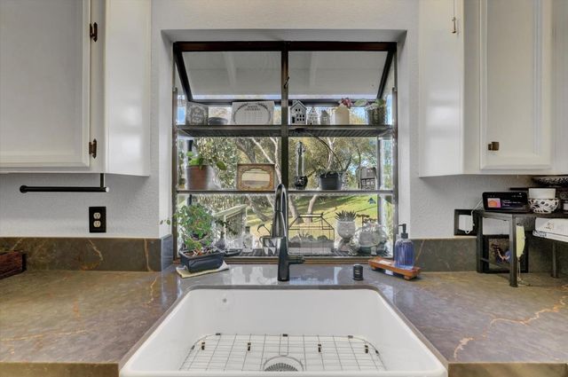 23944 Oakmont Way, Auburn, CA 95602