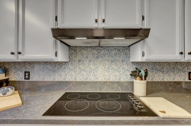 23944 Oakmont Way, Auburn, CA 95602