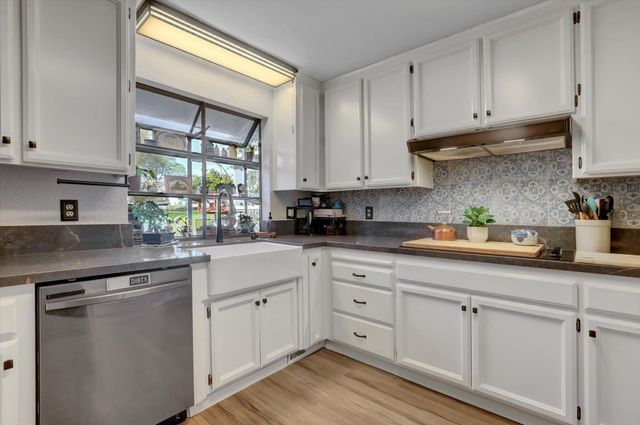 23944 Oakmont Way, Auburn, CA 95602