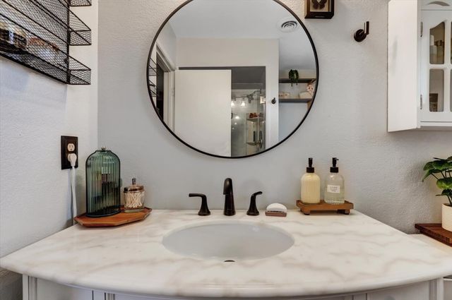 23944 Oakmont Way, Auburn, CA 95602