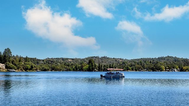 23944 Oakmont Way, Auburn, CA 95602