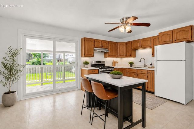 2556 S Logan AVENUE, Milwaukee, WI 53207