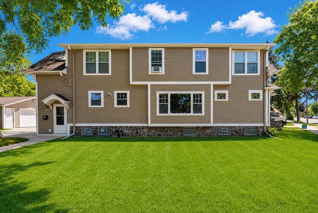 2556 S Logan AVENUE, Milwaukee, WI 53207