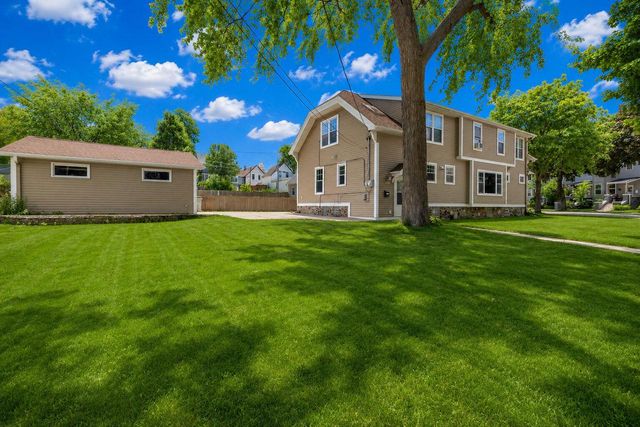 2556 S Logan AVENUE, Milwaukee, WI 53207