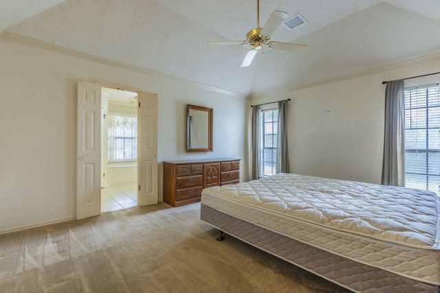 9900 Oak Ridge Circle, Woodway, TX 76712