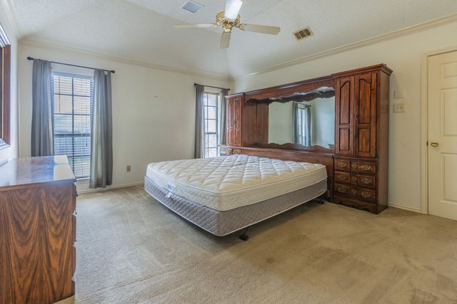 9900 Oak Ridge Circle, Woodway, TX 76712
