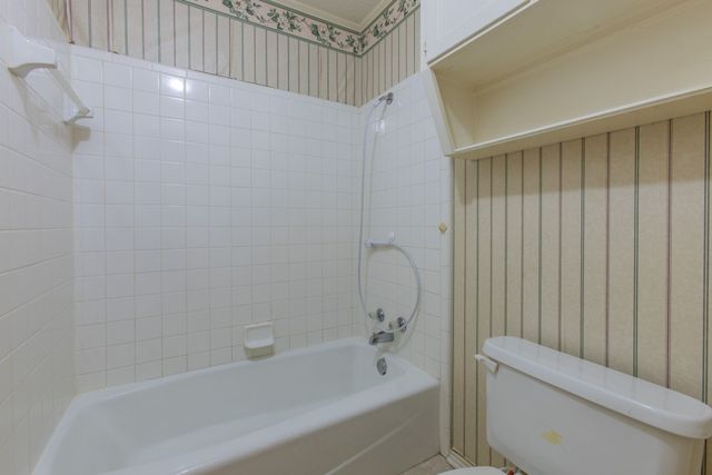 9900 Oak Ridge Circle, Woodway, TX 76712