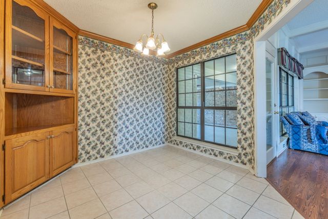 9900 Oak Ridge Circle, Woodway, TX 76712