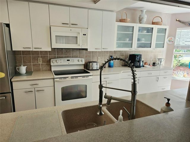 4236 PRO AM AVE E, Bradenton, FL 34203