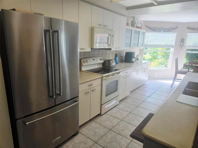 4236 PRO AM AVE E, Bradenton, FL 34203
