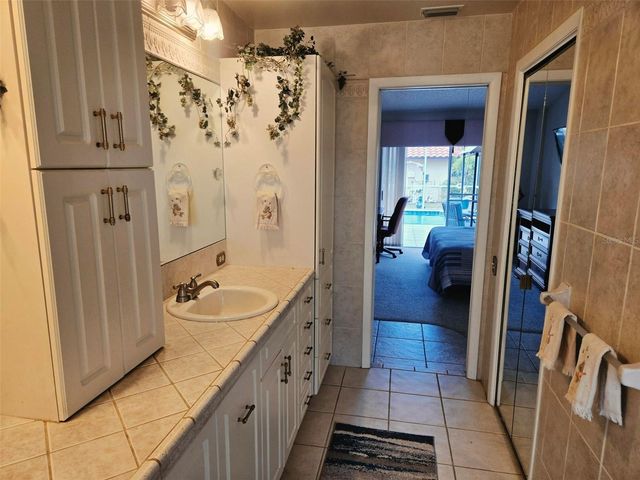 4236 PRO AM AVE E, Bradenton, FL 34203