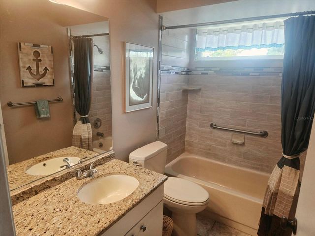 4236 PRO AM AVE E, Bradenton, FL 34203