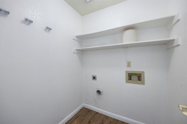 4504 Keys Drive, The Colony, TX 75056