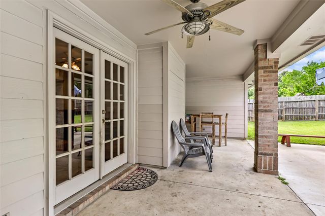210 Regal Lane, Liberty, TX 77575