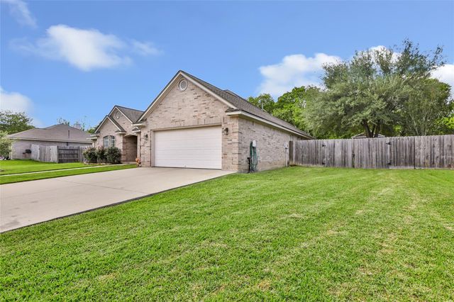 210 Regal Lane, Liberty, TX 77575