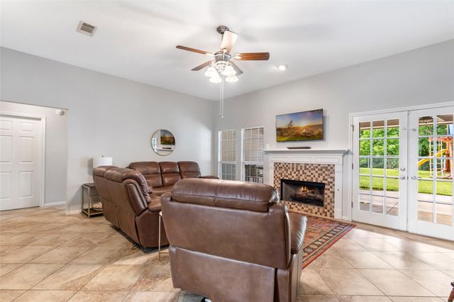 210 Regal Lane, Liberty, TX 77575