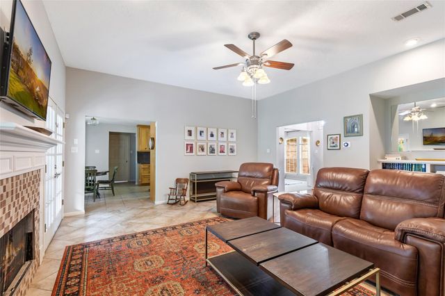 210 Regal Lane, Liberty, TX 77575