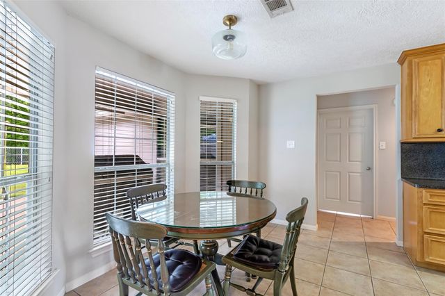 210 Regal Lane, Liberty, TX 77575